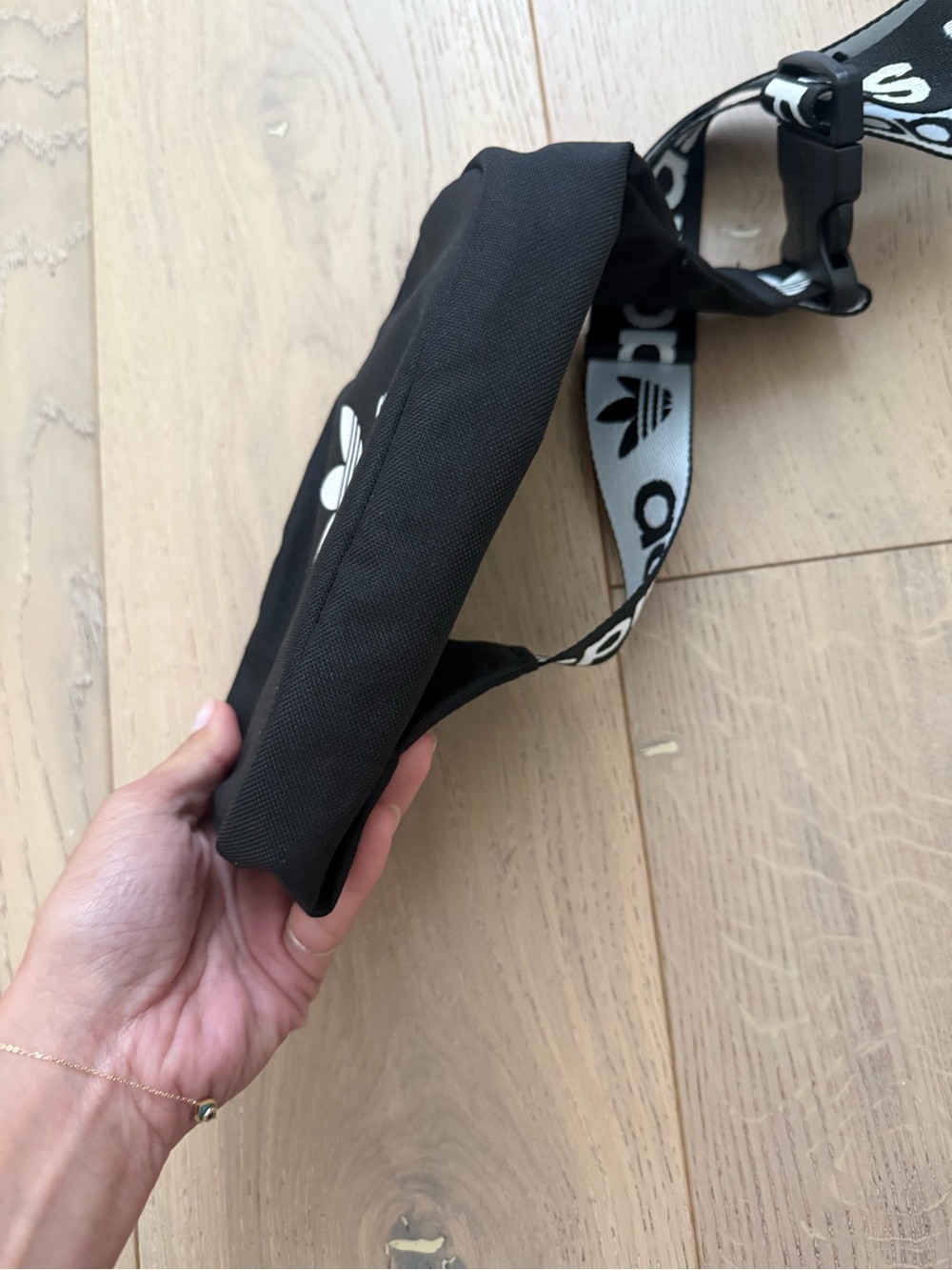 adidas Originals adicolor bumbag in black with branded strap - Picture 9 of 9